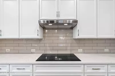 2692 E Sorbonne Drive, Green Valley, AZ 85614 - Photo 9