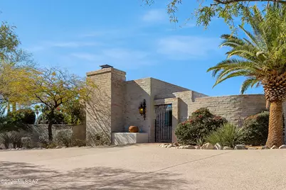 6621 N Longfellow Drive, Tucson, AZ 85718 - Photo 1