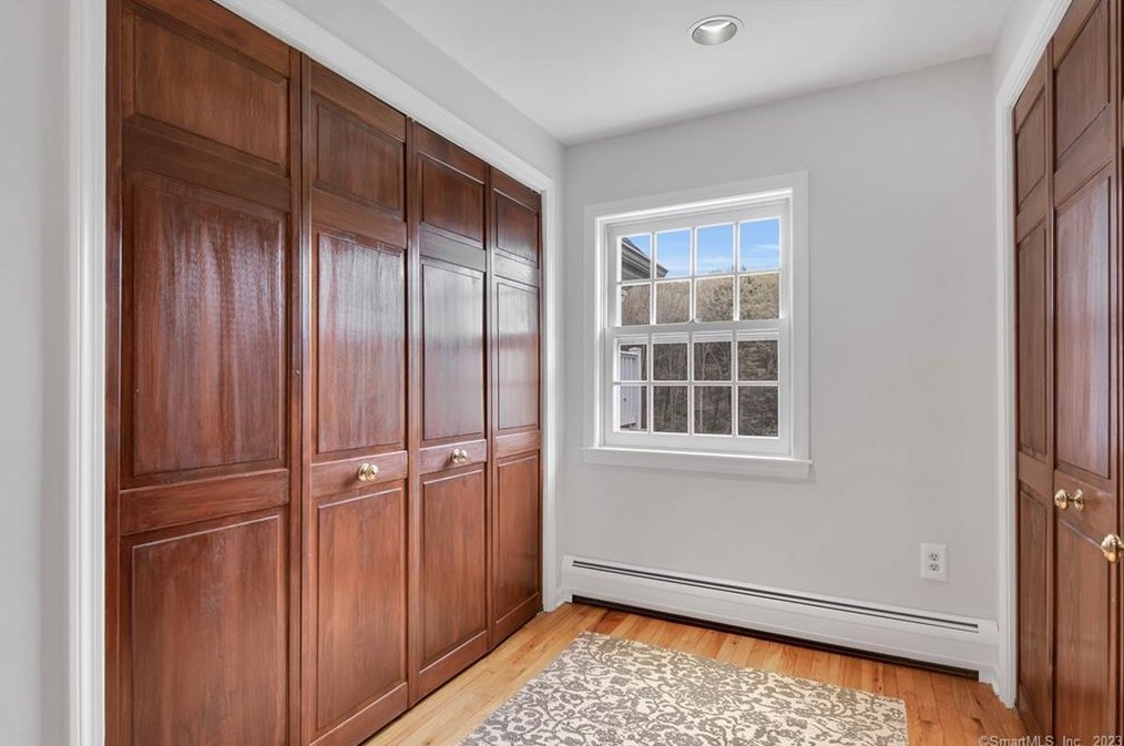 275 Wewaka Brook Rd, Bridgewater CT  06752-1714 exterior