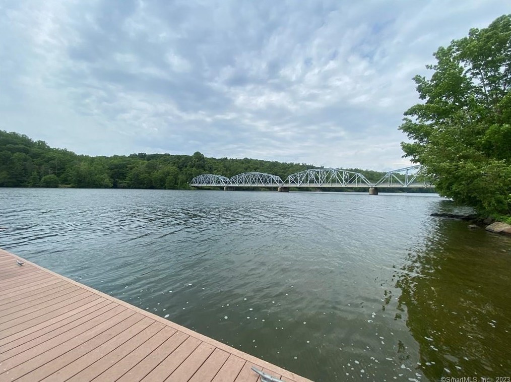 275 Wewaka Brook Rd, Bridgewater CT  06752-1714 exterior