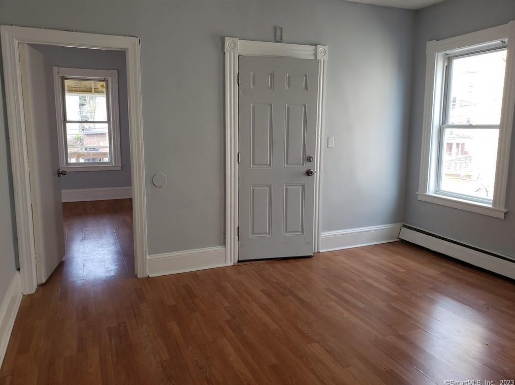 12 Orange St, Hartford CT  06106-1128 exterior