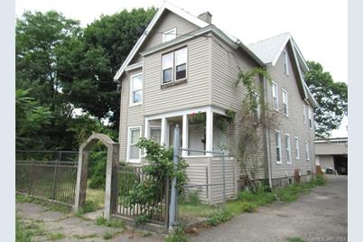 105 Holly Street - Photo 1