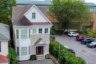 140 Greenwich Ave, Greenwich, CT 06830