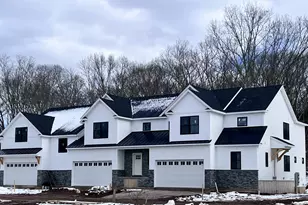 14 Village Cir, Guilford, CT 06437 - Photo 13