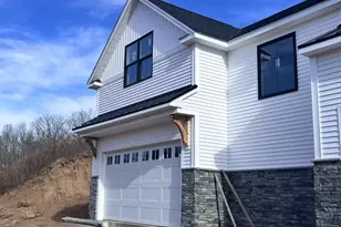 14 Village Cir, Guilford, CT 06437 - Photo 1