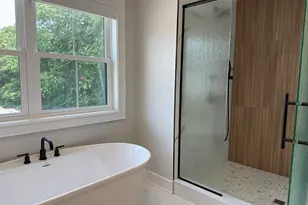 14 Village Cir, Guilford, CT 06437 - Photo 13