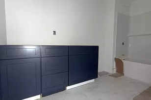 14 Village Cir, Guilford, CT 06437 - Photo 11