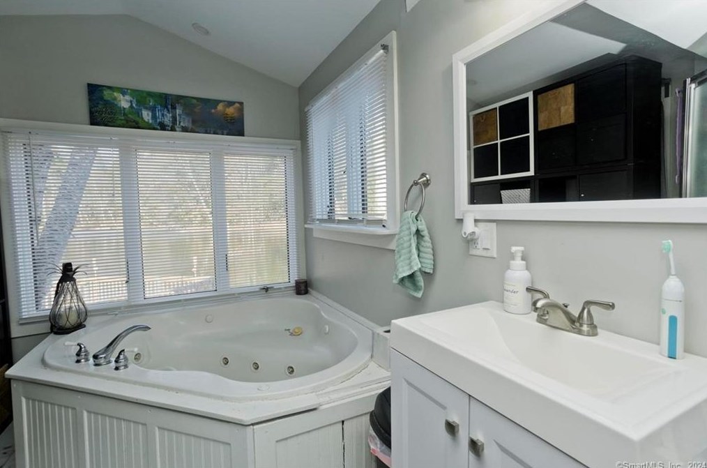 400 Salmon Brook St, Granby CT  06035-1400 exterior
