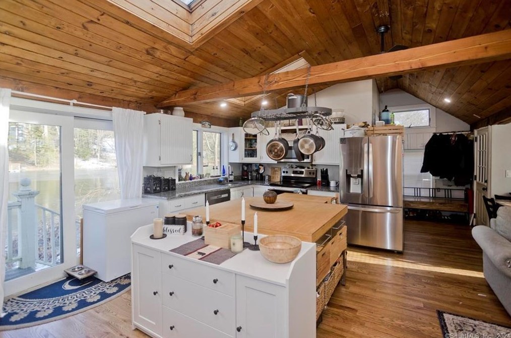 400 Salmon Brook St, Granby CT  06035-1400 exterior
