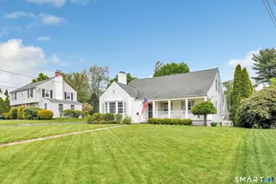 25 Plymouth Ave, Trumbull, CT 06611 - Photo 3