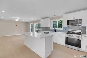 111 Old Ellington Rd, East Windsor, CT 06016 - Photo 5