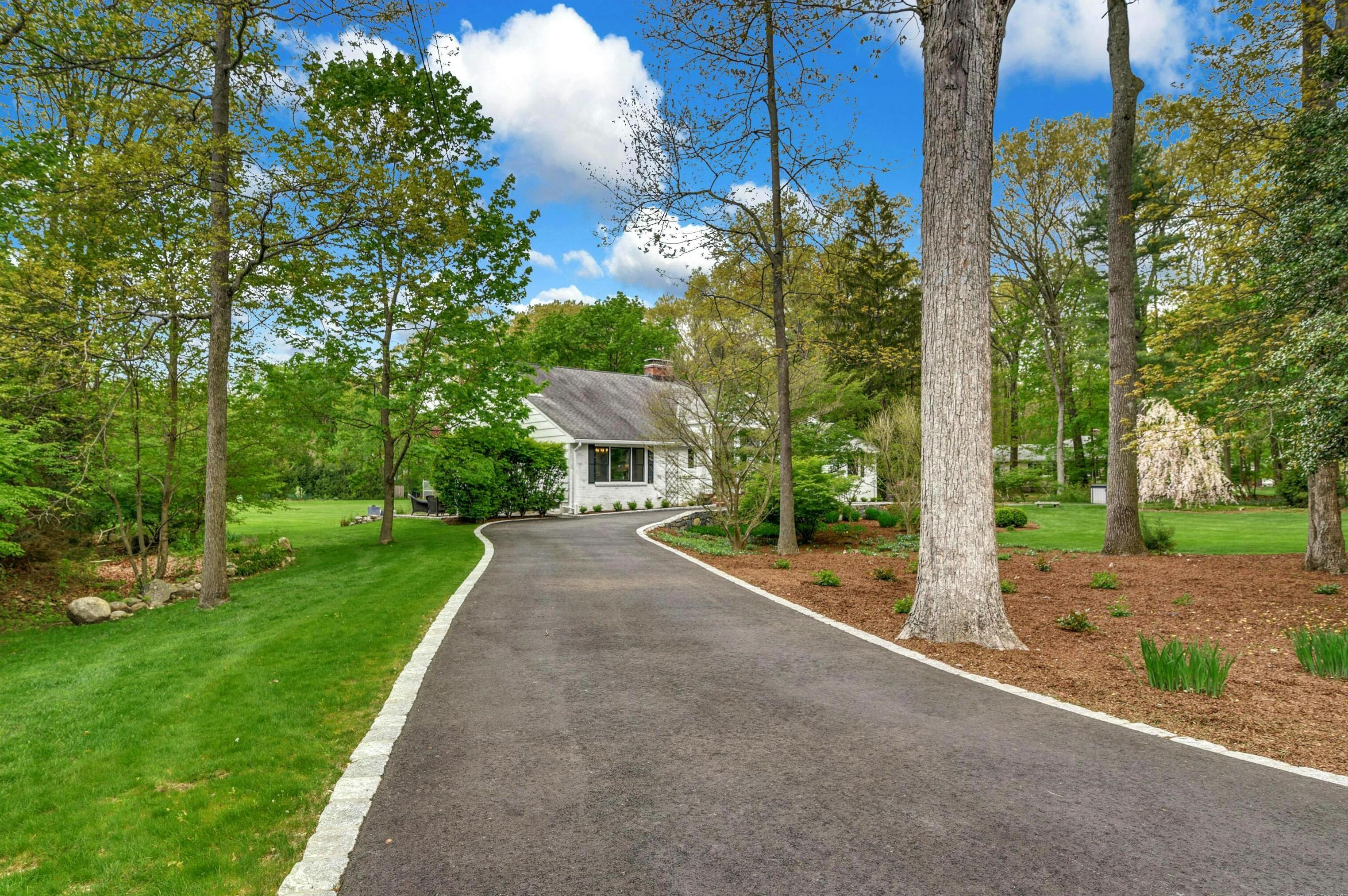 367 Cedar Ln, New Canaan CT  06840-5119 exterior