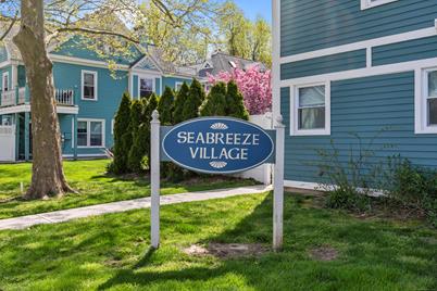8 Seabreeze Avenue #D - Photo 1