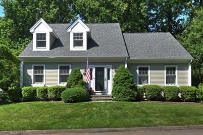 17 Bunker Hill Circle, Shelton, CT 06484 - Photo 1