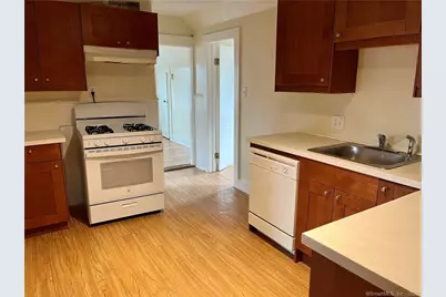 87 Kneen Street #3rd floor, Shelton, CT 06484 - Photo 3
