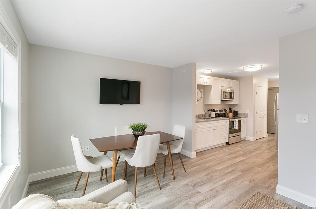 1645 Black Rock Tpke, Fairfield CT  06825-4247 exterior