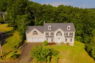 52 Quarry Ln, Hamden, CT 06518 - Photo 3