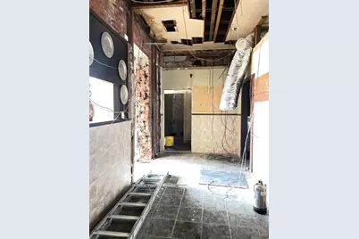 8 Bank Street, New London, CT 06320 - Photo 3