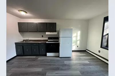 1660 East Main Street #4L, Waterbury, CT 06705 - Photo 1