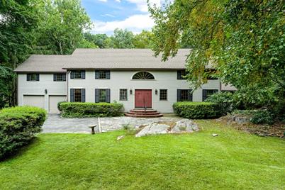 10 Tomahawk Lane, Greenwich, CT 06830 - Photo 1