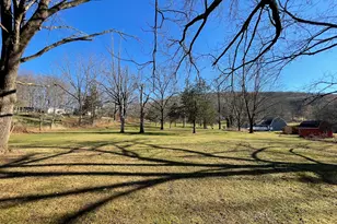 391R Stage Coach Rd, Durham, CT 06422 - Photo 5