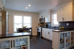 331 Riverside Dr, Fairfield, CT 06824 - Photo 3