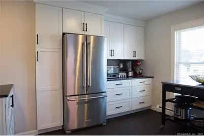 331 Riverside Drive, Fairfield, CT 06824 - Photo 5