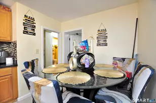 24 Garden St, Meriden, CT 06451 - Photo 5