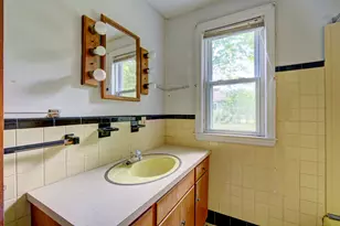 129 Glenview Dr, Newington, CT 06111 - Photo 19