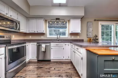 2 Michelle Lane, Naugatuck, CT 06770 - Photo 11