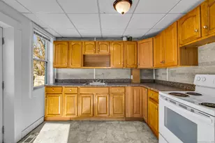 58 Spring St, Enfield, CT 06082 - Photo 5