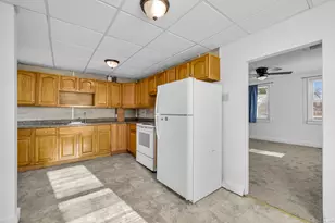 58 Spring St, Enfield, CT 06082 - Photo 3