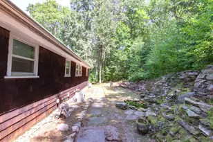 32 Hammond Ave, Norwich, CT 06360 - Photo 9