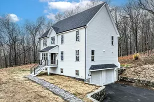 38 Aunt Pattys Ln W, Bethel, CT 06801 - Photo 3