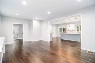 38 Aunt Pattys Ln W, Bethel, CT 06801 - Photo 15