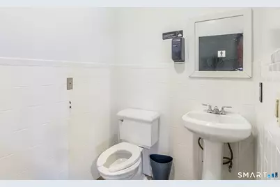 925 Wood Avenue, Bridgeport, CT 06605 - Photo 17