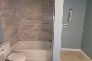 33 Center St, Hartford, CT 06120 - Photo 7