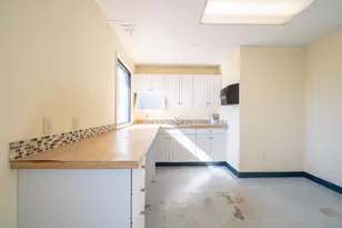 477 Boston Post Rd, Orange, CT 06477 - Photo 11