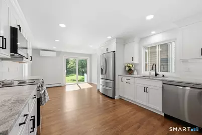142 Valley Crest Drive, Wethersfield, CT 06109 - Photo 11