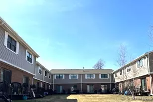 305 Hampton Ct, Newington, CT 06111 - Photo 5