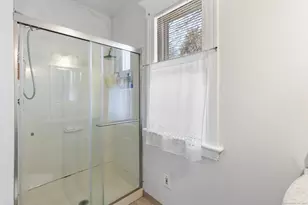 307 Dwight St, Waterbury, CT 06704 - Photo 15