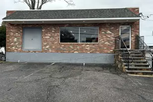 318 Strawberry Hill Ave, Norwalk, CT 06851 - Photo 1