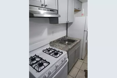 129 Black Rock Avenue #13, Bridgeport, CT 06605 - Photo 3