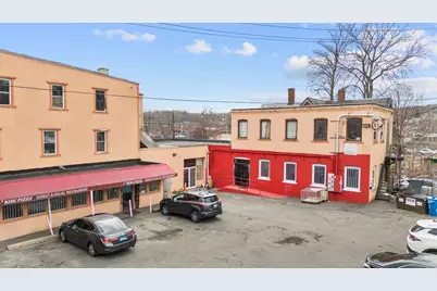 39 Willow Street, Waterbury, CT 06710 - Photo 1