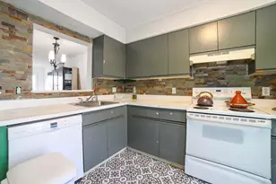 1423 Quinnipiac Ave, New Haven, CT 06513 - Photo 5