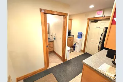 60 Central Avenue, Bloomfield, CT 06002 - Photo 11