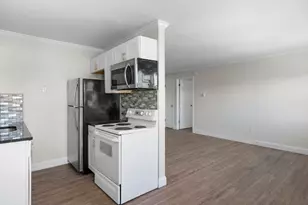 191 Oak St, Bridgeport, CT 06604 - Photo 3