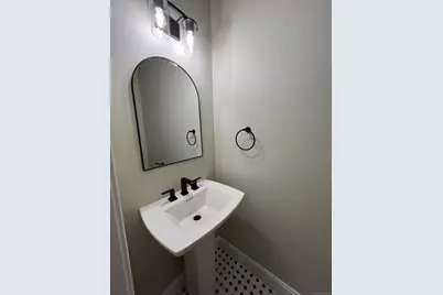 23 Chatsworth Court, Manchester, CT 06042 - Photo 17