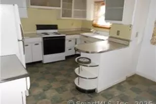 8 Burnham St, Plymouth, CT 06786 - Photo 3