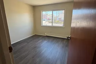 125 Granfield Ave, Bridgeport, CT 06610 - Photo 3